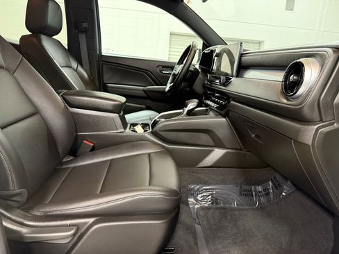 Used 2023 Chevrolet Colorado LT w/ LT Convenience Package III image 22