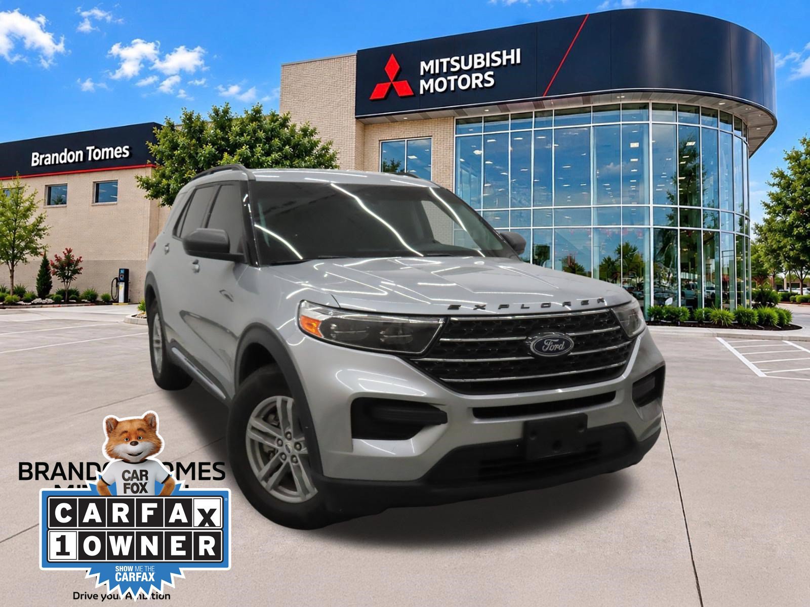 Used 2024 Ford Explorer XLT RWD image 1