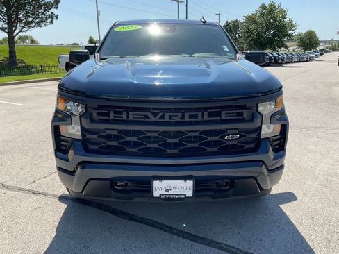 Used 2023 Chevrolet Silverado 1500 Custom AWD/4WD image 2