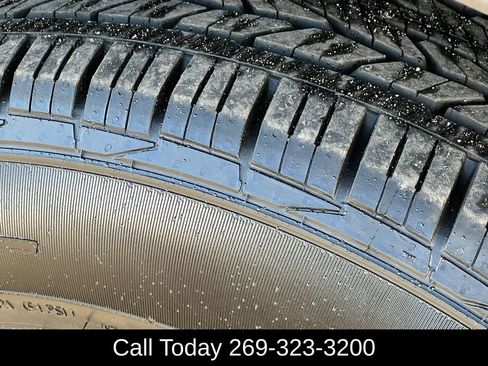 Used 2020 Ford Explorer XLT w/ Equipment Group 202A image 9