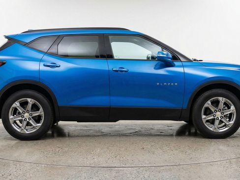 Used 2025 Chevrolet Blazer LT image 11
