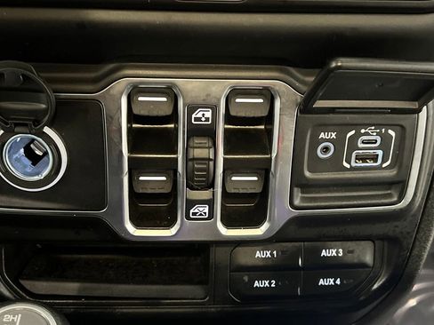 Used 2023 Jeep Wrangler Altitude image 44