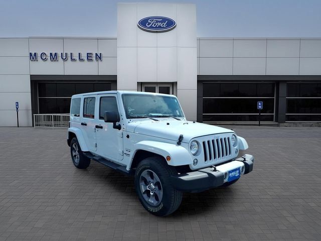 Used 2017 Jeep Wrangler Unlimited Sahara AWD/4WD image 3