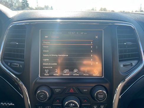 Used 2015 Jeep Grand Cherokee Overland w/ Advanced Technology Group image 22