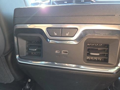 Used 2023 GMC Sierra 1500 Denali Ultimate image 9