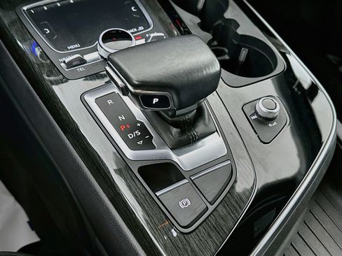 Used 2019 Audi Q7 3.0T Prestige AWD/4WD image 17