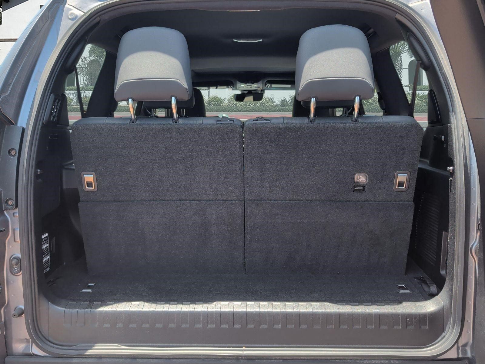 Used 2022 Lexus GX 460 Premium w/ Accessory Package AWD/4WD image 28