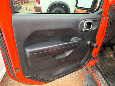 Used 2019 Jeep Wrangler Sport AWD/4WD image 10