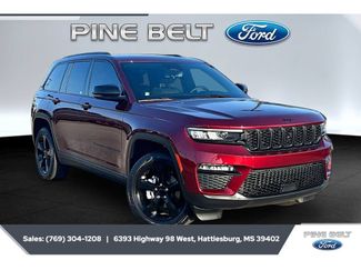 Used 2025 Jeep Grand Cherokee Limited w/ Black Appearance Package AWD/4WD video 1