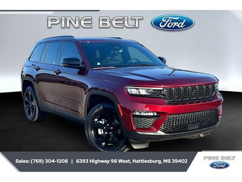 Used 2025 Jeep Grand Cherokee Limited w/ Black Appearance Package AWD/4WD image 1