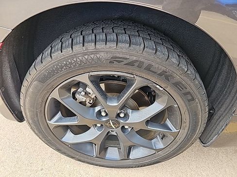 Used 2021 Chrysler Pacifica Limited w/ Uconnect Theater Family Group image 42