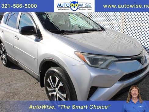 Used 2017 Toyota RAV4 LE image 1