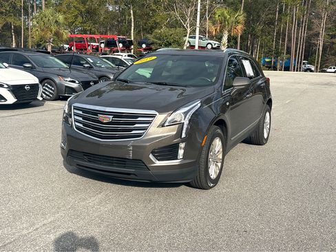 Used 2019 Cadillac XT5 FWD image 3