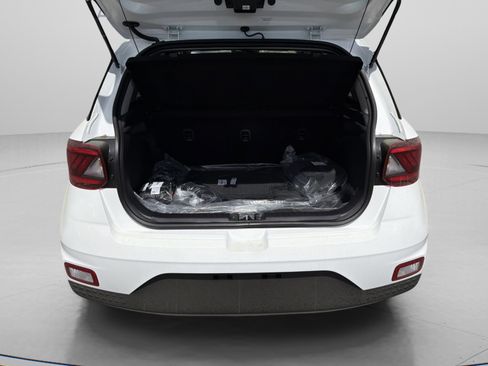 New 2026 Hyundai Venue SEL FWD image 28