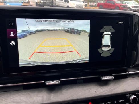 Certified 2024 Kia Carnival EX image 25