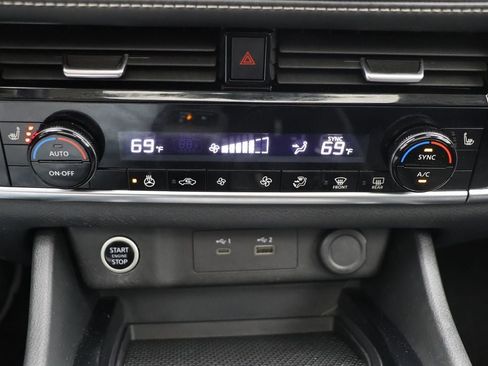 Used 2023 Nissan Rogue SV w/ SV Premium Package image 24