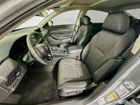 Used 2025 Honda Accord SE image 13
