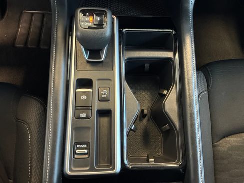 Used 2025 Nissan Pathfinder SV FWD image 24
