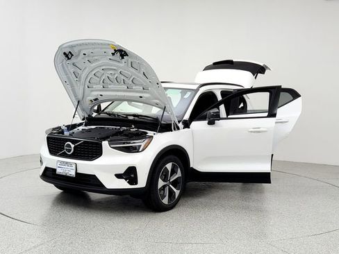 New 2026 Volvo XC40 B5 Plus w/ Protection Package Premier image 9