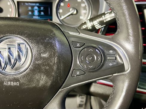 Used 2019 Buick Enclave Preferred w/ LPO, Luxury Package image 19