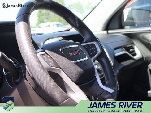 Used 2024 GMC Terrain SLE FWD image 24