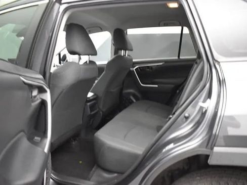 Used 2020 Toyota RAV4 LE FWD image 15