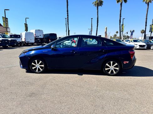 Used 2017 Toyota Mirai FWD image 4