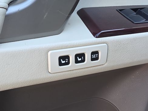 Used 2015 Lexus GX 460 image 12