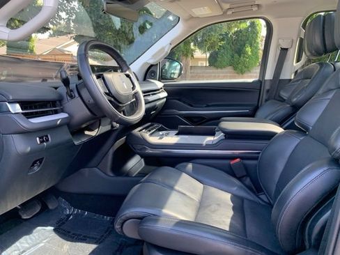 Used 2025 Lincoln Navigator L Reserve AWD/4WD image 16
