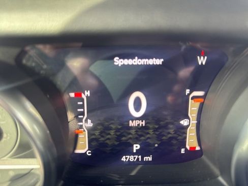 Used 2020 Jeep Wrangler Unlimited Sahara w/ Safety Group image 30