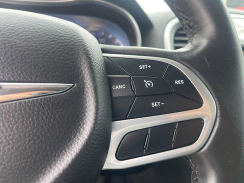 Used 2019 Chrysler 300 Touring w/ Driver Convenience Group AWD/4WD image 27