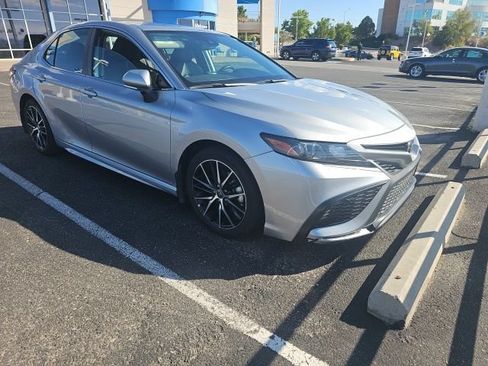 Used 2022 Toyota Camry SE AWD/4WD image 1