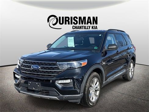 Used 2022 Ford Explorer XLT w/ Equipment Group 202A image 5