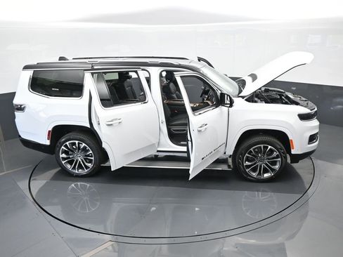 Used 2024 Jeep Grand Wagoneer Series III image 64