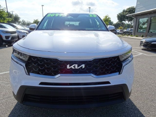 Used 2023 Kia Sorento LX FWD image 9