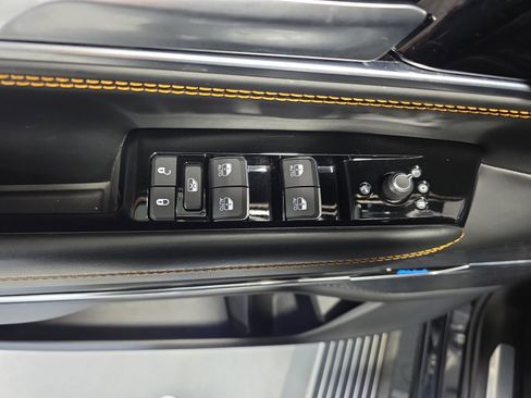 Used 2024 Jeep Grand Wagoneer L Series III image 27