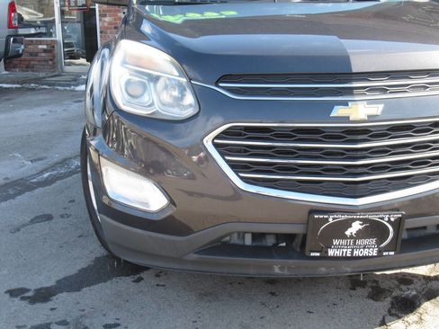 Used 2016 Chevrolet Equinox LT image 2