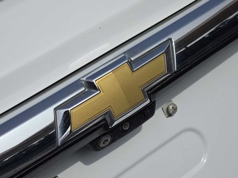 Certified 2023 Chevrolet Traverse LT w/ LT Premium Package FWD image 12