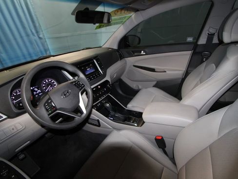 Used 2018 Hyundai Tucson SE image 2