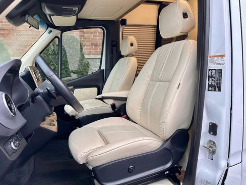 Used 2020 Mercedes-Benz Sprinter 3500 w/ Windows All Around Package image 15