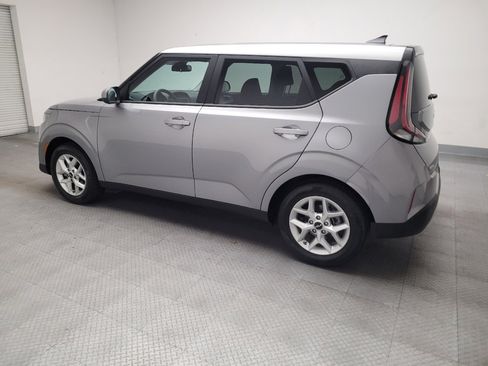 Used 2025 Kia Soul S image 3