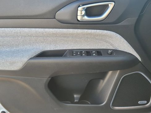 Used 2023 Jeep Compass Latitude w/ Sun and Sound Group image 28