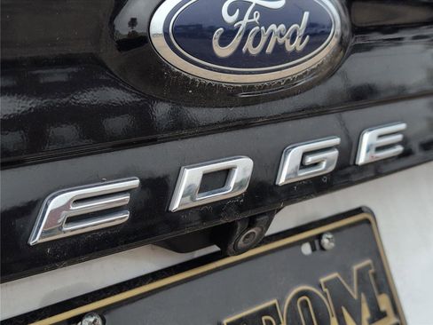 Used 2022 Ford Edge SEL image 11
