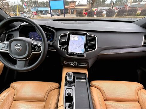 Used 2023 Volvo XC90 T8 Ultimate image 16