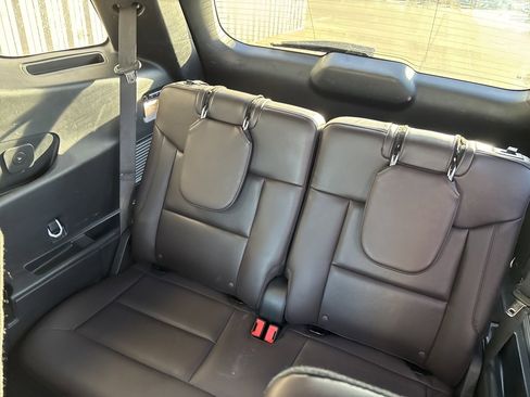 Used 2025 Ford Explorer Platinum w/ LUX Leather Package image 30