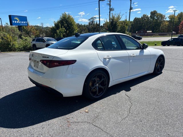 Used 2020 Alfa Romeo Giulia w/ Quick Order Package 22K Sport RWD image 6