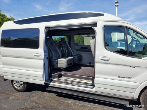 Used 2023 Ford Transit 150 Low Roof AWD image 7