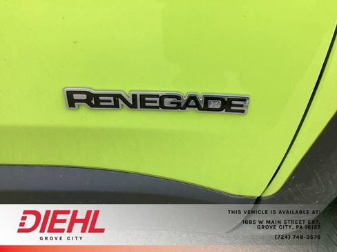 Used 2018 Jeep Renegade Latitude AWD/4WD image 10