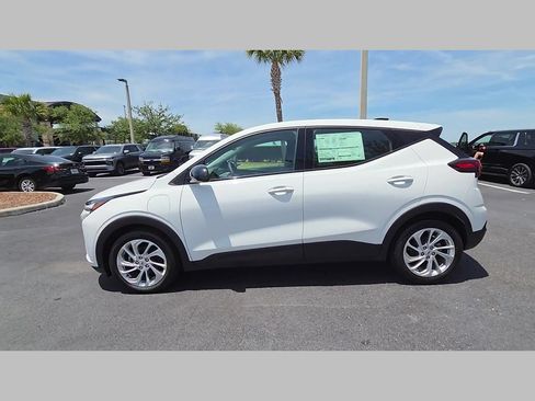 New 2027 Chevrolet Bolt LT w/ Comfort Package FWD image 24