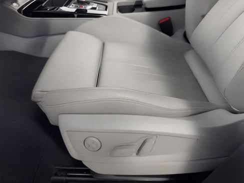 Certified 2023 Audi Q5 e Premium Plus w/ Premium Plus Package image 16